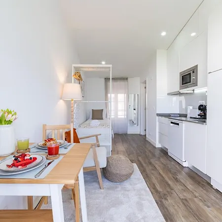 Appartement Alcantara Gardens - With Pool