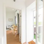 Alcantara Gardens - With Pool דירה *