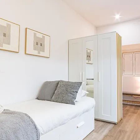 Alcantara Gardens - With Pool